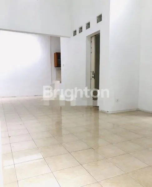 image RUMAH STRATEGIS, NYAMAN, TENANG, DAN ASRI DI ATHIA BINTARO (8)