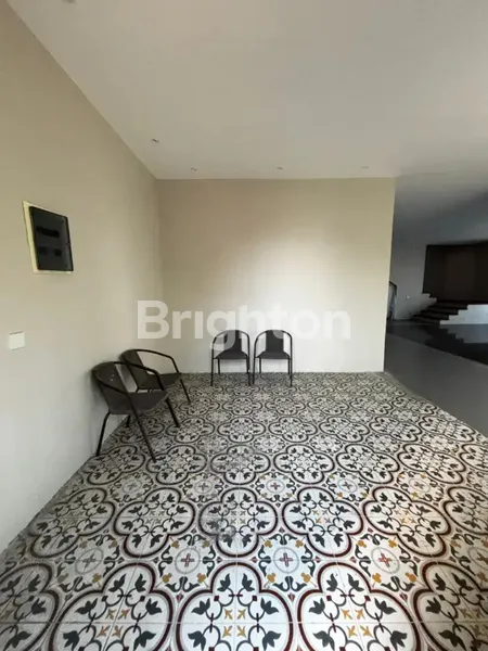 image VIRGINIA REGENCY PAKUWON CITY MODERN LIKE NEW TIGA LANTAI (1)