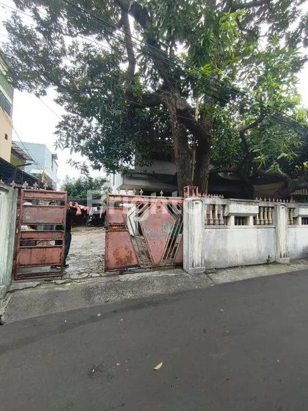image RUMAH LAMA 2 LANTAI DI MERUYA UTARA (1)