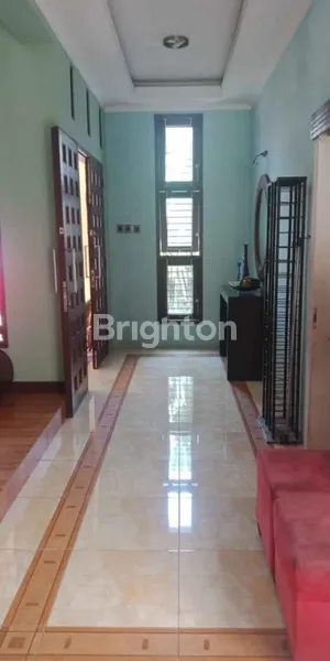 image JUAL CEPAT RUMAH SIAP HUNI 2 LANTAI DI GAYUNGSARI BARAT (3)