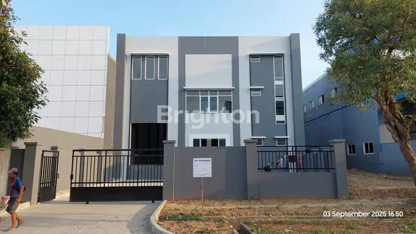 image BEAUTY VIEW HAVE NICE WAREHOUSE IN LIPPO CIKARANG (1)
