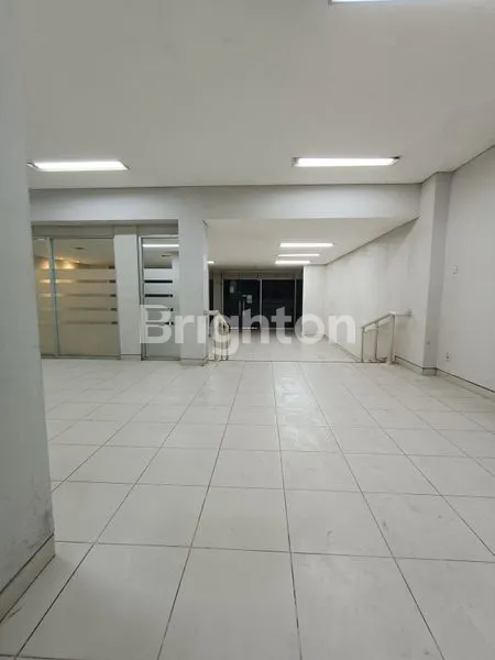 image GEDUNG KOMERSIAL DI JALAN RAYA MAJAPAHIT COCOK UNTUK KANTOR DAN PERBANKAN (3)