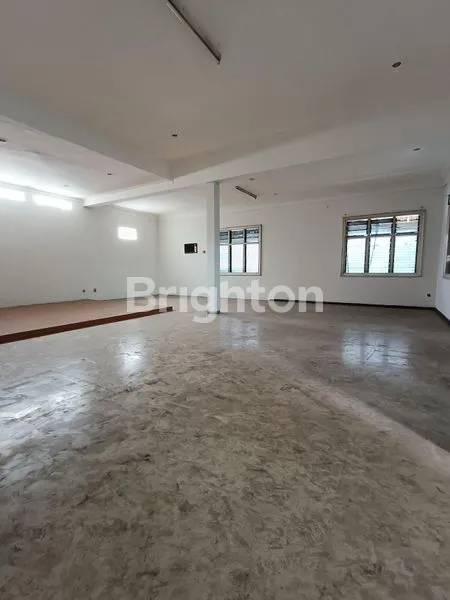 image GEDUNG KOMERSIAL DI JALAN RAYA MAJAPAHIT COCOK UNTUK KANTOR DAN PERBANKAN (5)