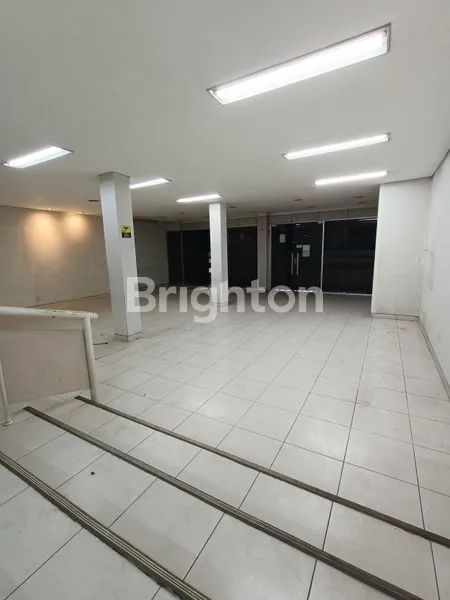 image GEDUNG KOMERSIAL DI JALAN RAYA MAJAPAHIT COCOK UNTUK KANTOR DAN PERBANKAN (4)