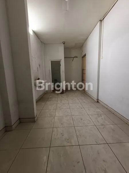 image GEDUNG KOMERSIAL DI JALAN RAYA MAJAPAHIT COCOK UNTUK KANTOR DAN PERBANKAN (8)