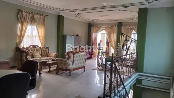 image RUMAH 3 LANTAI DI PERUMAHAN WIKA (4)