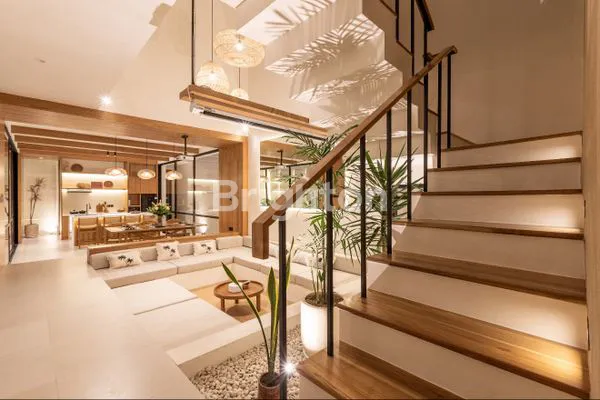 image BRAND NEW LUXURY 3 BEDROOMS VILLA IN PERERENAN FOR SALE ! (2)