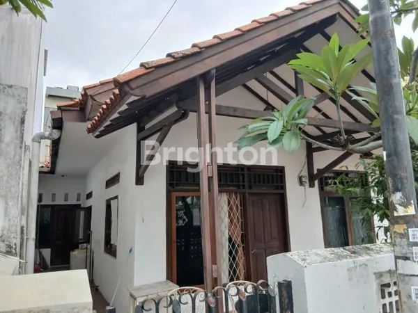 image DIJUAL RUMAH DI PEJOMPONGAN (8)