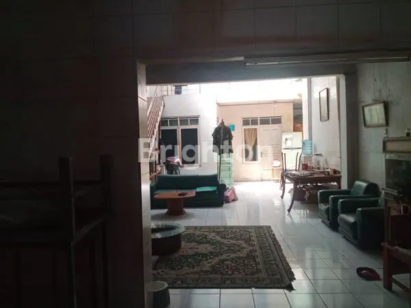 image RUMAH TINGGAL LENGKAP DENGAN USAHA KOS KOSAN DI DALAMNYA (2)