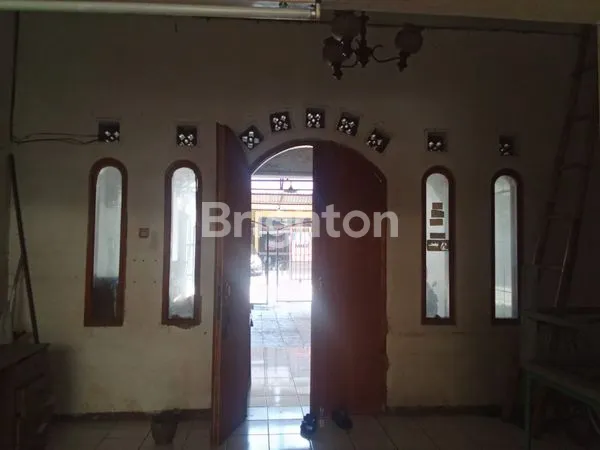 image RUMAH TINGGAL LENGKAP DENGAN USAHA KOS KOSAN DI DALAMNYA (1)