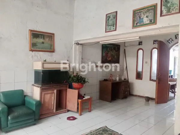 image RUMAH TINGGAL LENGKAP DENGAN USAHA KOS KOSAN DI DALAMNYA (3)