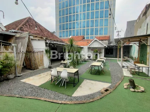 image RUMAH USAHA TENGAH KOTA COCOK CAFE / RESTO SELANGKAH RAYA DARMO (4)