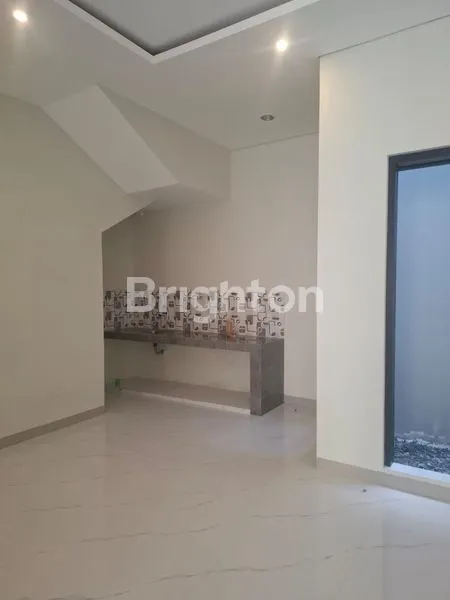 image RUMAH MINIMALIS 2 LANTAI DI DARMO INDAH SURABAYA (4)