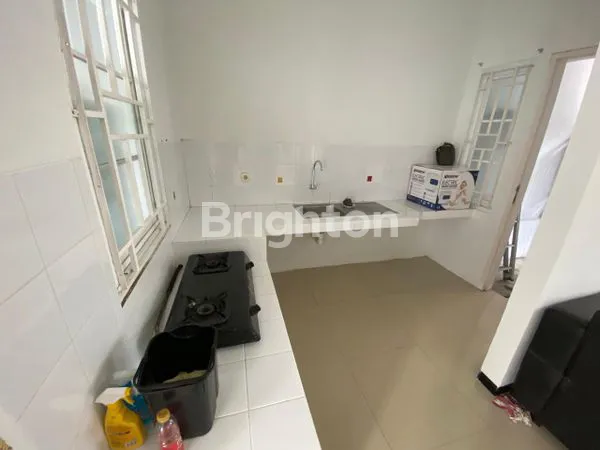 image RUMAH 2 LANTAI FURNISHED LENGKAP DI ALAYA (3)