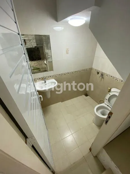 image RUMAH 2 LANTAI FURNISHED LENGKAP DI ALAYA (5)