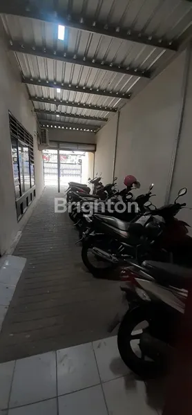 image INVESTASI CERDAS! RUMAH + KOST AKTIF DEKAT KAMPUS UK PETRA & SIER (3)