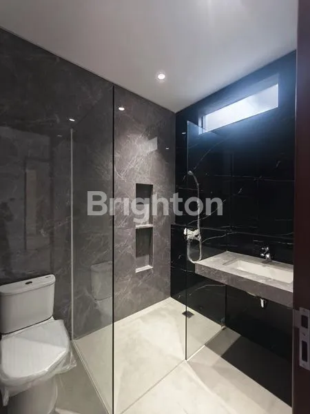 image RUMAH GRESS MEWAH PAKUWON INDAH, 2 LANTAI 575M² LB (2)