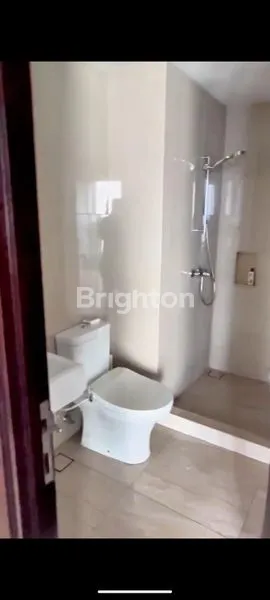 image THE KENSINGTON ROYAL SUITES KELAPA GADING TOWER DALLINGTON (3)