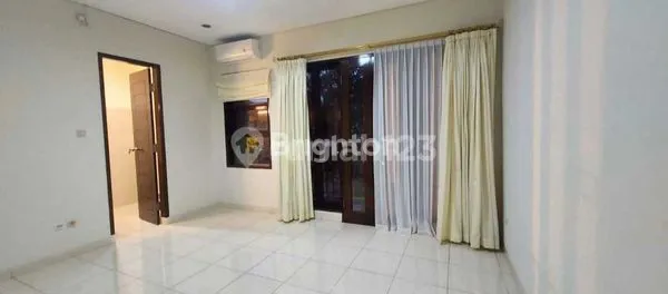 image RUMAH MEWAH 2 LANTAI, SERTIFIKAT SHM SIAP HUNI (2)