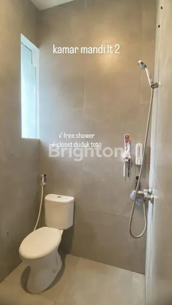 image RUMAH EASTERN HILL SBY TIMUR SIAP HUNI BAGUS FASILITAS LENGKAP  (6)