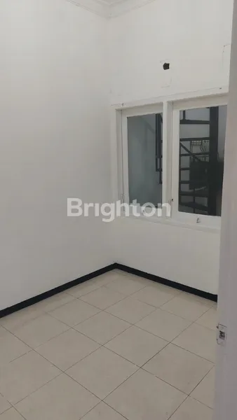 image DIJUAL RUMAH TERAWAT MEDOKAN ASRI STRATEGIS DEKAT GRAHA YKP, DEKAT RAYA PANDUGO  (5)