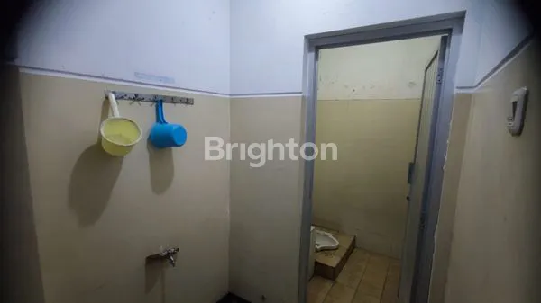 image RUKO STRATEGIS LEBAR 9, TEMPAT PARKIR 3 MOBIL, DEKAT BANYAK SEKOLAH DAN PASAR, PETEMON, SURABAYA PUSAT (2)