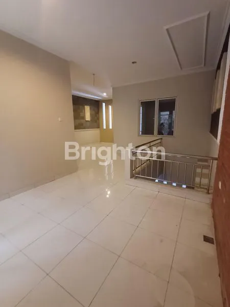 image RUMAH 2 LANTAI SIAP HUNI DI CLUSTER DAVINCHI (7)