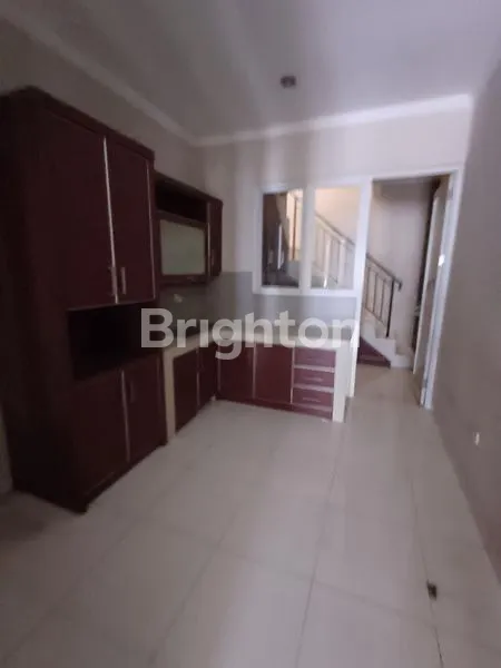 image RUMAH 2 LANTAI SIAP HUNI DI CLUSTER DAVINCHI (6)