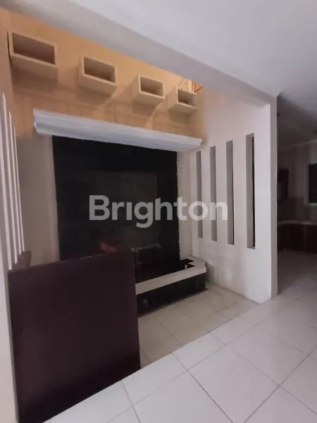 image RUMAH 2 LANTAI SIAP HUNI DI CLUSTER DAVINCHI (3)