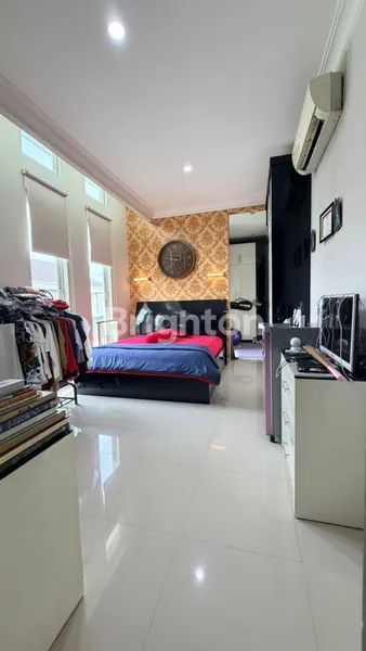 image RUMAH PAKUWON CITY TERAWAT SIAP HUNI, DEKAT PUSAT PERBELANJAAN DAN KULINER  (2)