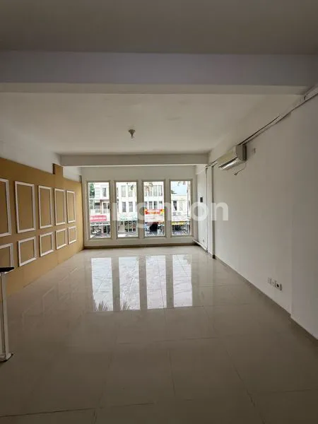 image RUKO STRATEGIS 3 LANTAI, HADAP UTARA, SHM (3)