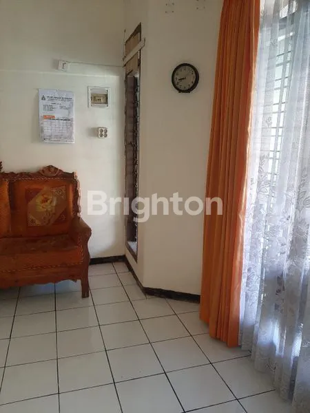 image JUAL CEPAT RUMAH LAMA KUTISARI (1)