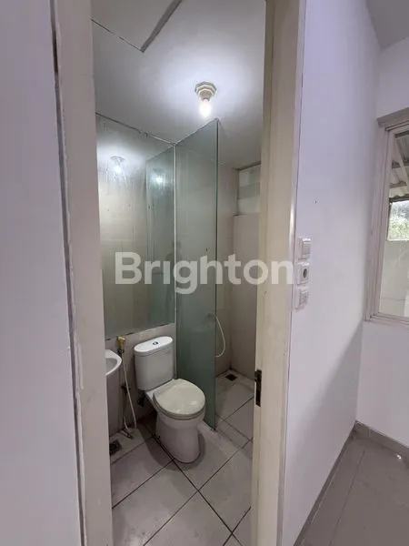 image RUKO STRATEGIS 3 LANTAI, HADAP UTARA, SHM (6)