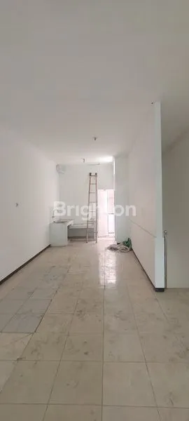 image RUKO STRATEGIS DI SAWOJAJAR, LT 73M² HARGA 2M (5)