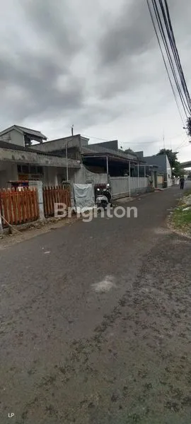 image RUMAH LAMA LOKASI STRATEGIS DEKAT PINTU TOLL CILEDUG JAKARTA SELATAN (3)