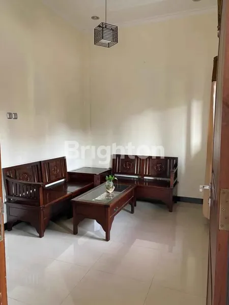 image HUNIAN NYAMAN & TERAWAT 2 LANTAI DI PERUM BUKIT CITRA DARMO SURABAYA BARAT (2)