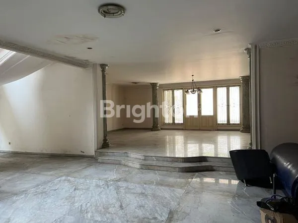 image RUMAH MEWAH 2 LANTAI DI MENTENG, LUAS & STRATEGIS (2)