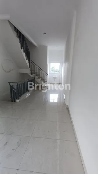 image DISEWA BANGUNAN BARU DAN STRATEGIS DI KRENDANG (4)