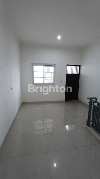 image DISEWA BANGUNAN BARU DAN STRATEGIS DI KRENDANG (5)