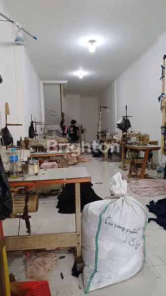 image DISEWA BANGUNAN BARU DAN STRATEGIS DI KRENDANG (3)