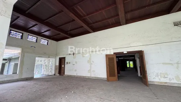 image GEDUNG DI JALAN KAYOON PUSAT KOTA SURABAYA LOKASI STRATEGIS, DEKAT DENGAN TUNJUNGAN PLAZA, JALAN BASUKI RAHMAT, URIP SUMOHARJO (4)