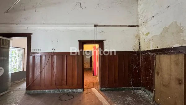 image GEDUNG DI JALAN KAYOON PUSAT KOTA SURABAYA LOKASI STRATEGIS, DEKAT DENGAN TUNJUNGAN PLAZA, JALAN BASUKI RAHMAT, URIP SUMOHARJO (2)