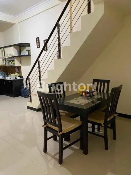 image HUNIAN NYAMAN & TERAWAT 2 LANTAI DI PERUM BUKIT CITRA DARMO SURABAYA BARAT (5)