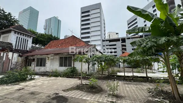 image GEDUNG DI JALAN PANGLIMA SUDIRMAN DI JANTUNG KOTA SURABAYA LOKASI STRATEGIS DEKAT DENGAN MALL TUNJUNGAN PLAZA, HOTEL, PERKANTORAN (8)