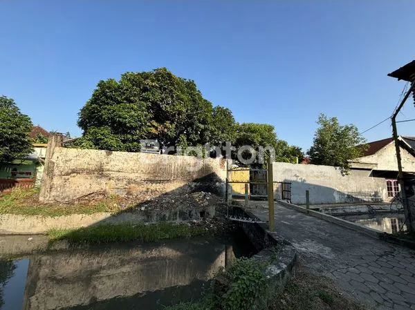 image RUMAH LUAS COCOK UNTUK RUMAH TINGGAL ATAUPUN UNTUK USAHA (7)