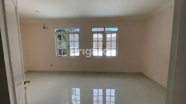 image RUMAH SIAP HUNI, CLUSTER EKSKLUSIF PICCADILLY LIPPO CIKARANG (6)