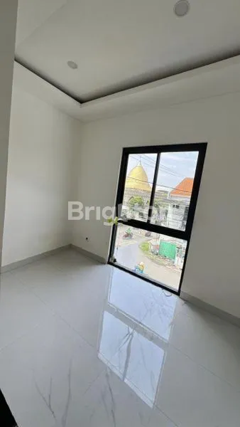 image RUMAH BARU MODERN TROPICAL DI SEMOLOWARU (4)