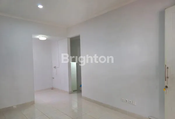 image RUMAH 2LANTAI DI BOSTON VILLAGE GADING SERPONG (5)