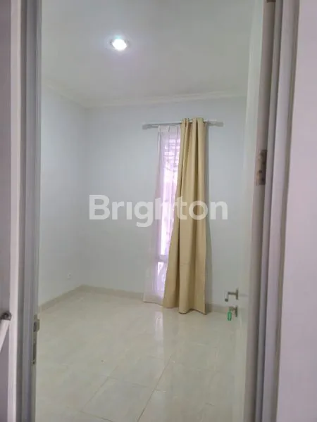 image RUMAH 2LANTAI DI BOSTON VILLAGE GADING SERPONG (8)