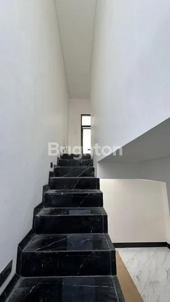 image RUMAH BARU HOOK MODERN TROPICAL DI SEMOLOWARU\N\N (3)